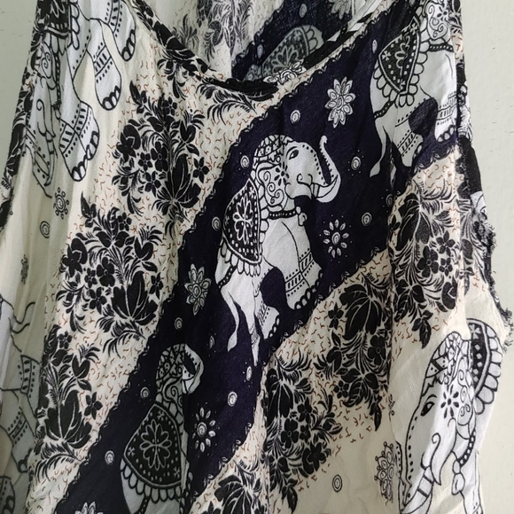 Boutique flowy top - Picture 5 of 7